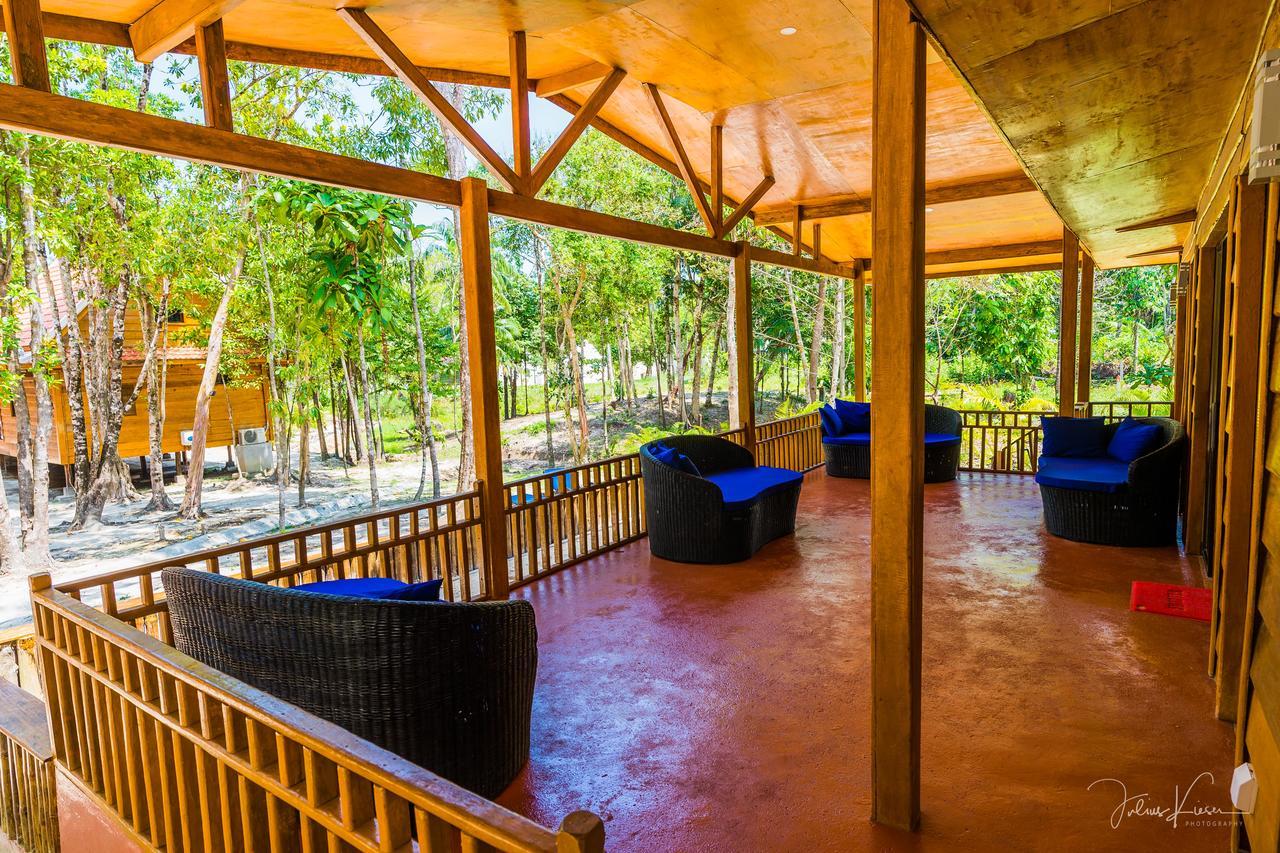 Sol Beach Resort Koh Rong Sanloem Exteriör bild