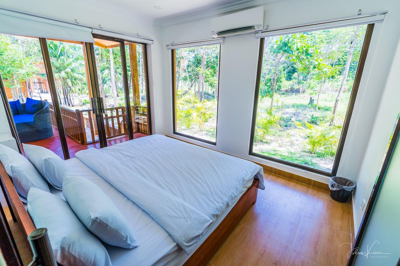 Sol Beach Resort Koh Rong Sanloem Exteriör bild